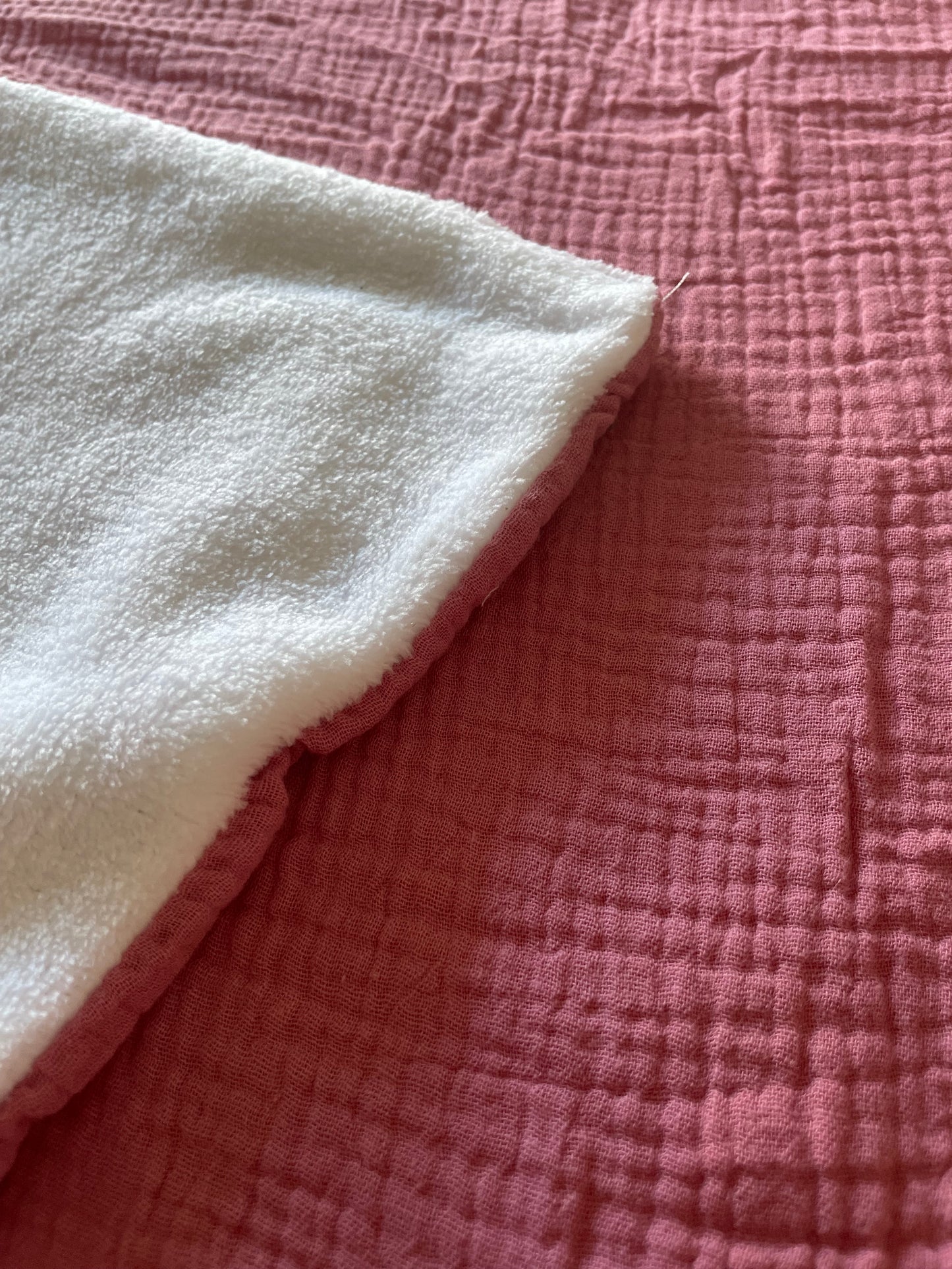 Plaid gaze de coton rose cerise