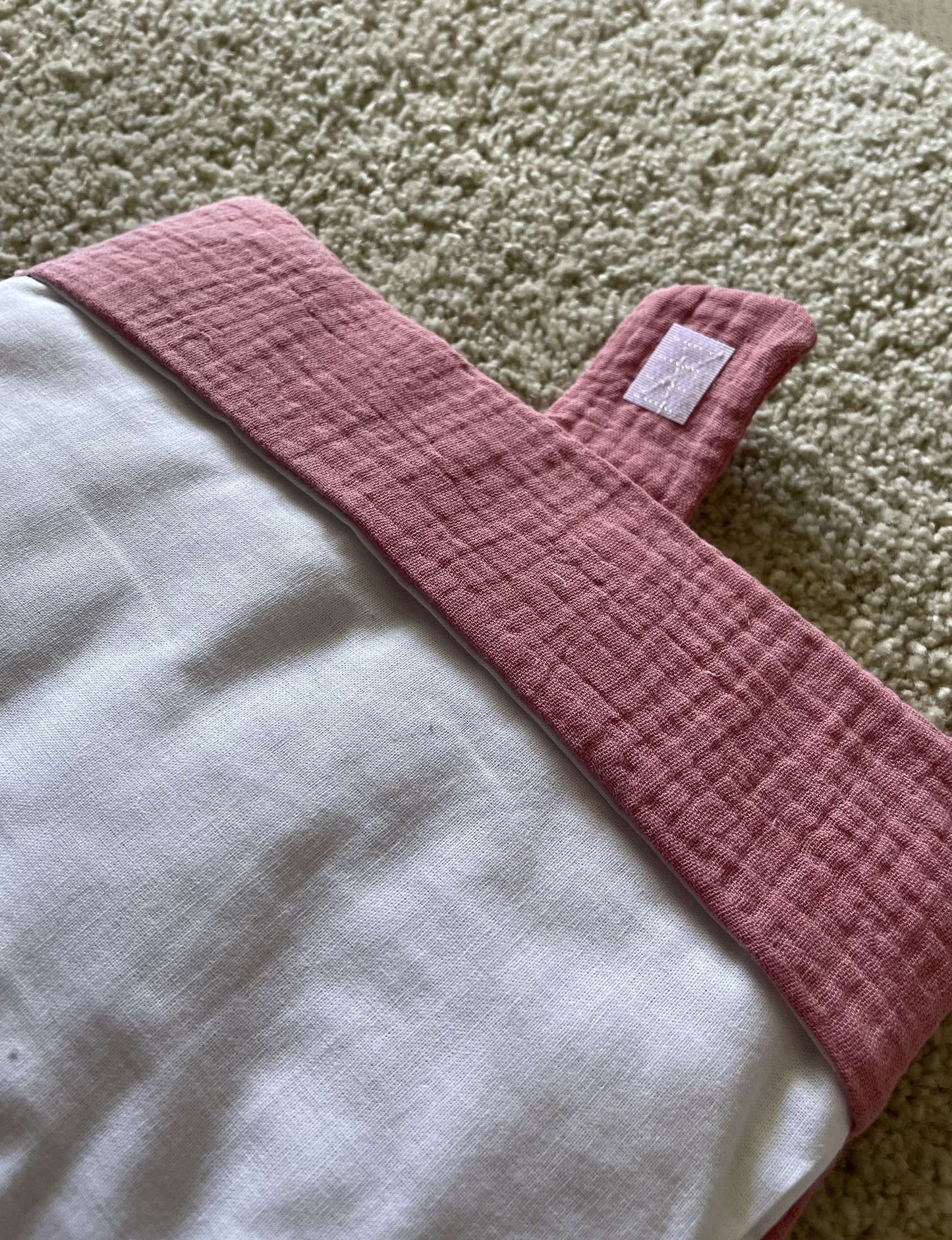 Protège carnet de santé gaze de coton rose cerise